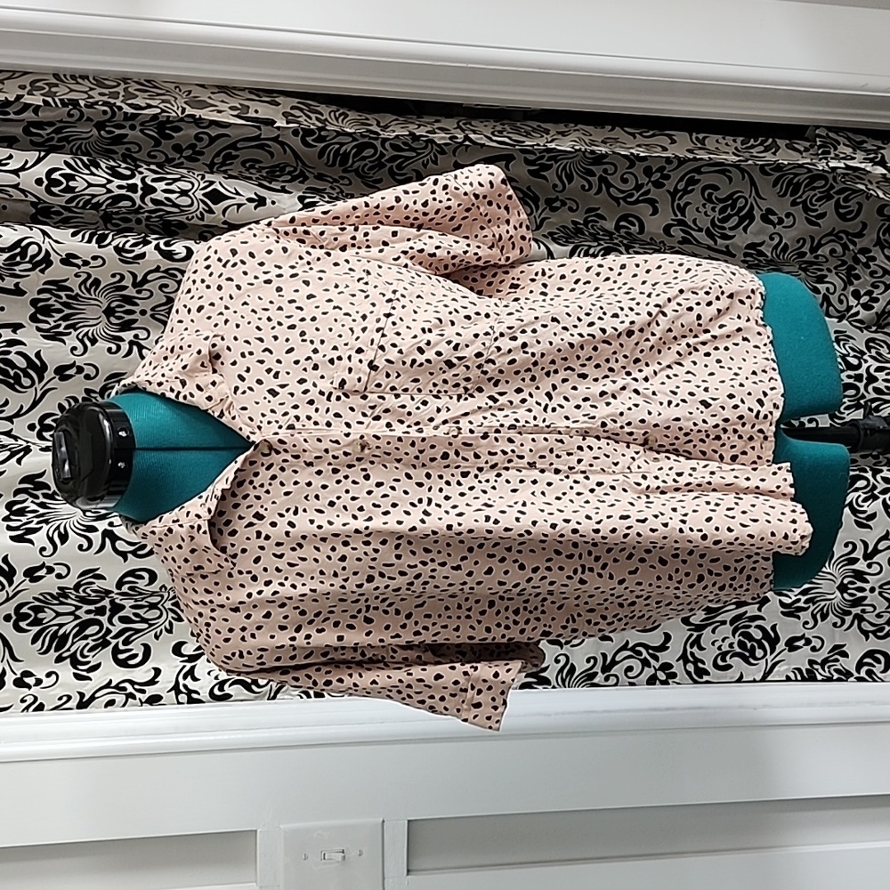 Hint of Blush dalmatian print linen short top